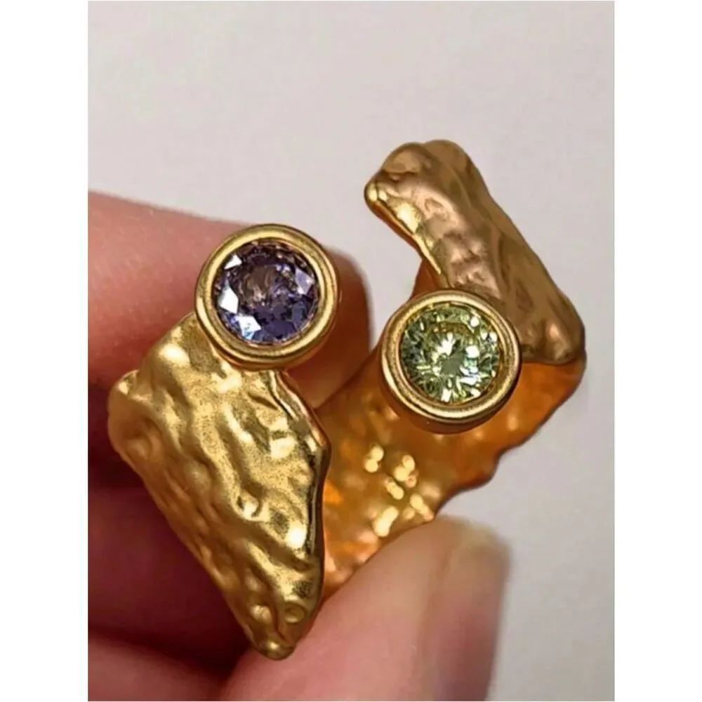 Gold Open Ring A1852